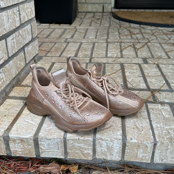 Steve Madden Maxima Sneakers - Picture 4 of 6